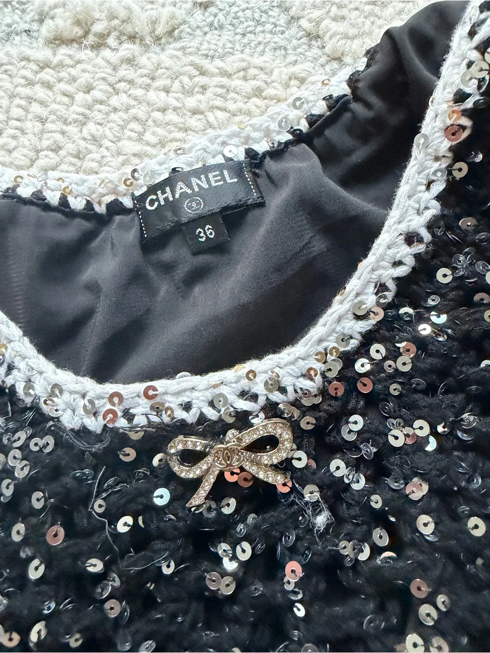 CHANEL sleeveless cropped